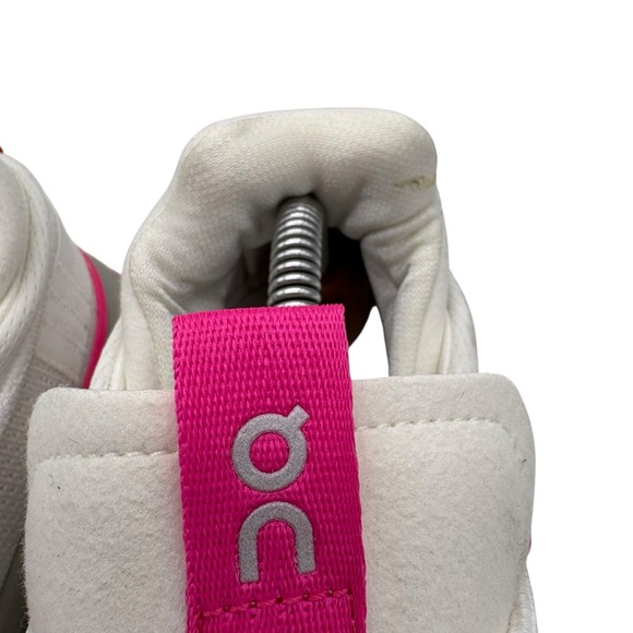 Running shoes White and Pink Sneakers with Streamlined Design Sz 38 - Picture 6 of 13